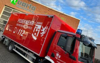 Quarta-Fahrzeugbau Feuerwehr-Koffer Aufbau Lackierung