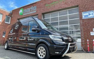 Quarta-Fahrzeugbau Ganzlackierung Schwarz