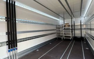 Quarta-Fahrzeugbau Koffer_Aufbau Ladungssicherung Sperrstangen