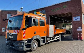 Quarta-Fahrzeugbau Sondersignale Pritsche Materialkasten Astabweiser