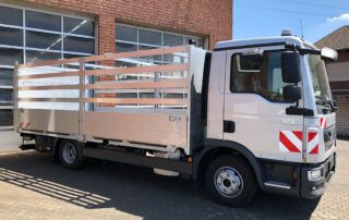 Quarta Tonnen_Sammelfahrzeug Pritsche Bordwand